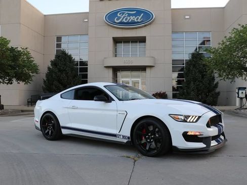 Used 2019 Ford Mustang Shelby GT350R w/ GT350R Equipment Group 920A RWD image 1