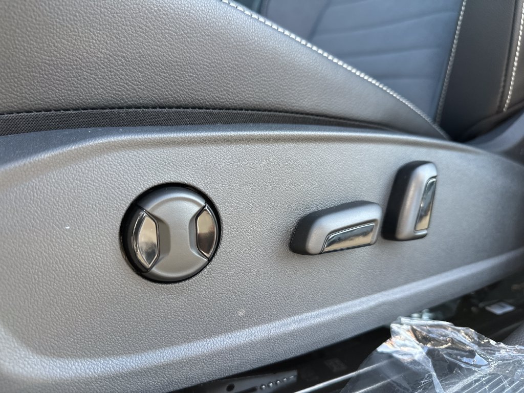 New 2027 Volkswagen Jetta SE FWD image 9