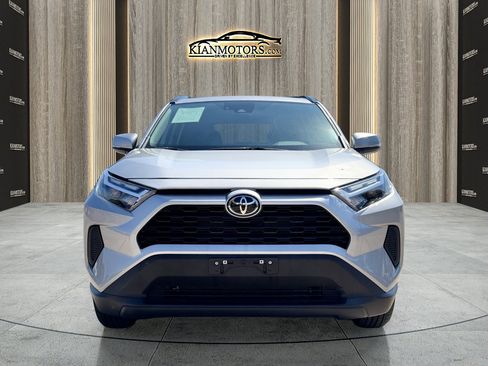 Used 2025 Toyota RAV4 XLE image 2