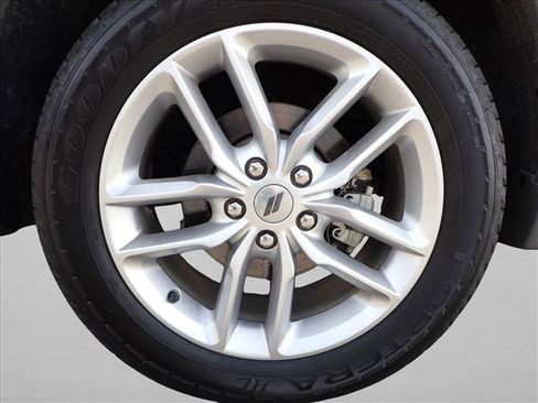 Used 2023 Dodge Durango GT image 7