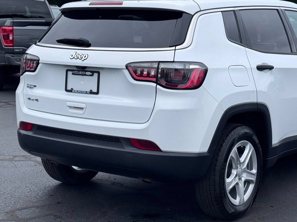 Used 2023 Jeep Compass Sport AWD/4WD image 35
