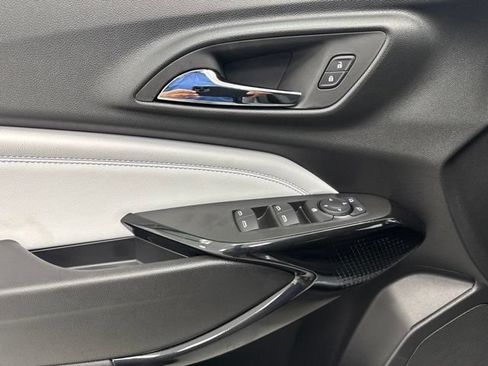 New 2026 Chevrolet Trax LT w/ Midnight Edition FWD image 9