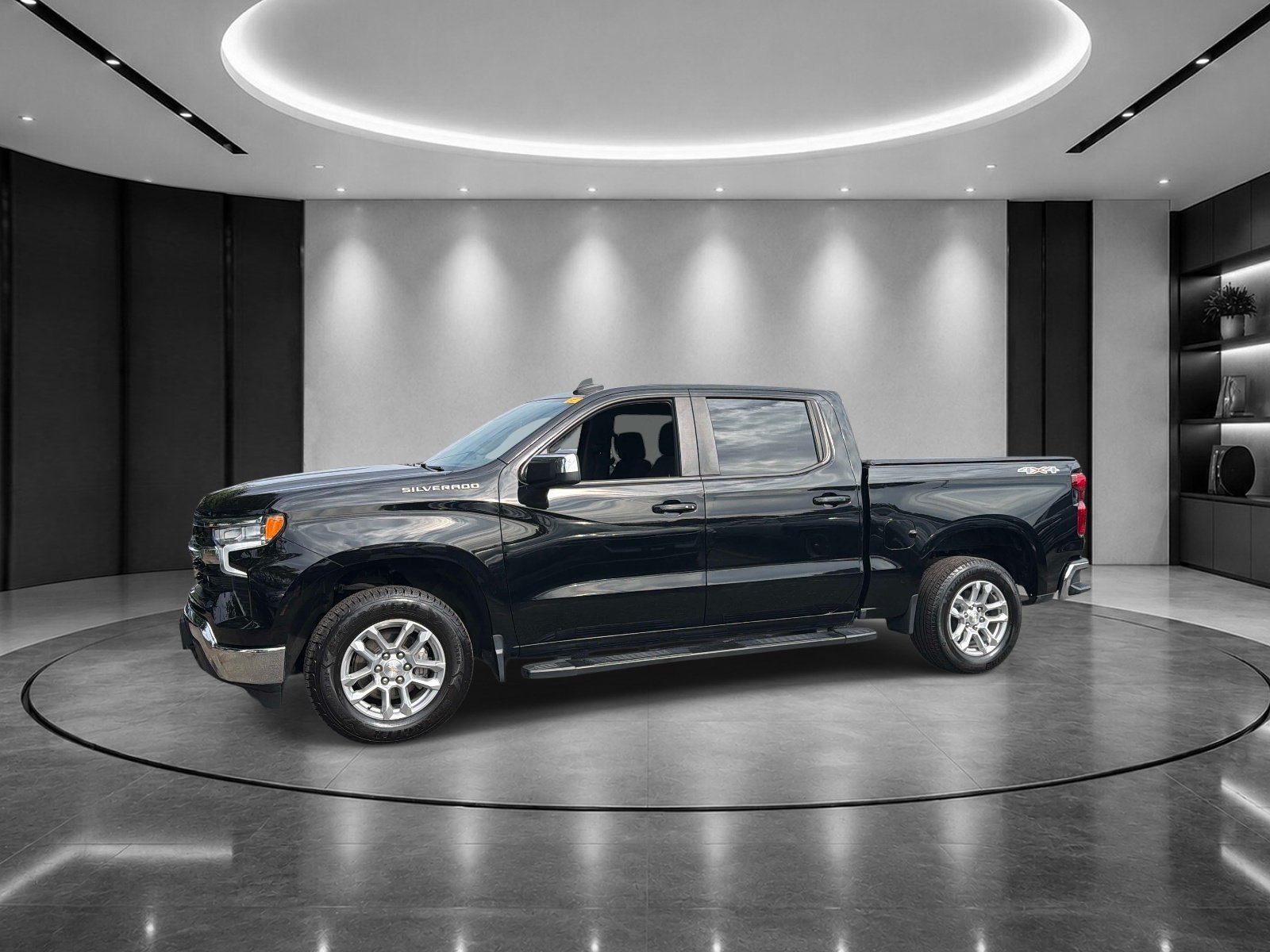 Used 2023 Chevrolet Silverado 1500 LT AWD/4WD image 3
