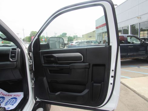 Used 2022 RAM 5500 Tradesman RWD image 15
