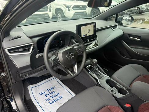 Used 2026 Toyota Corolla SE FWD image 3