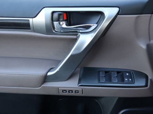 Used 2023 Lexus GX 460 Premium w/ Accessory Package AWD/4WD image 12