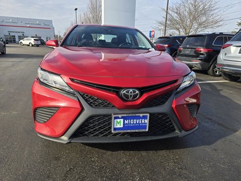Used 2019 Toyota Camry SE image 9