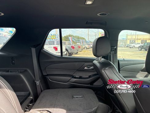 Used 2023 Chevrolet Traverse RS FWD image 16