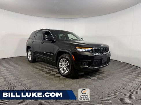Certified 2025 Jeep Grand Cherokee Laredo X RWD image 1