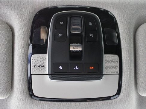 Used 2021 Hyundai Palisade Limited FWD image 15