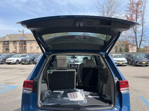 New 2026 Volkswagen Atlas SEL image 8