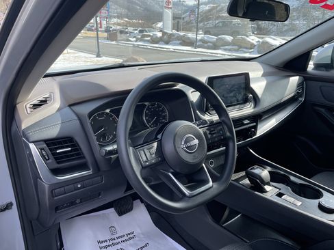 Used 2023 Nissan Rogue SV image 20