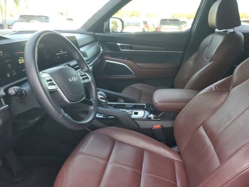 Certified 2023 Kia Telluride EX w/ EX Captain's Chair Package FWD image 18