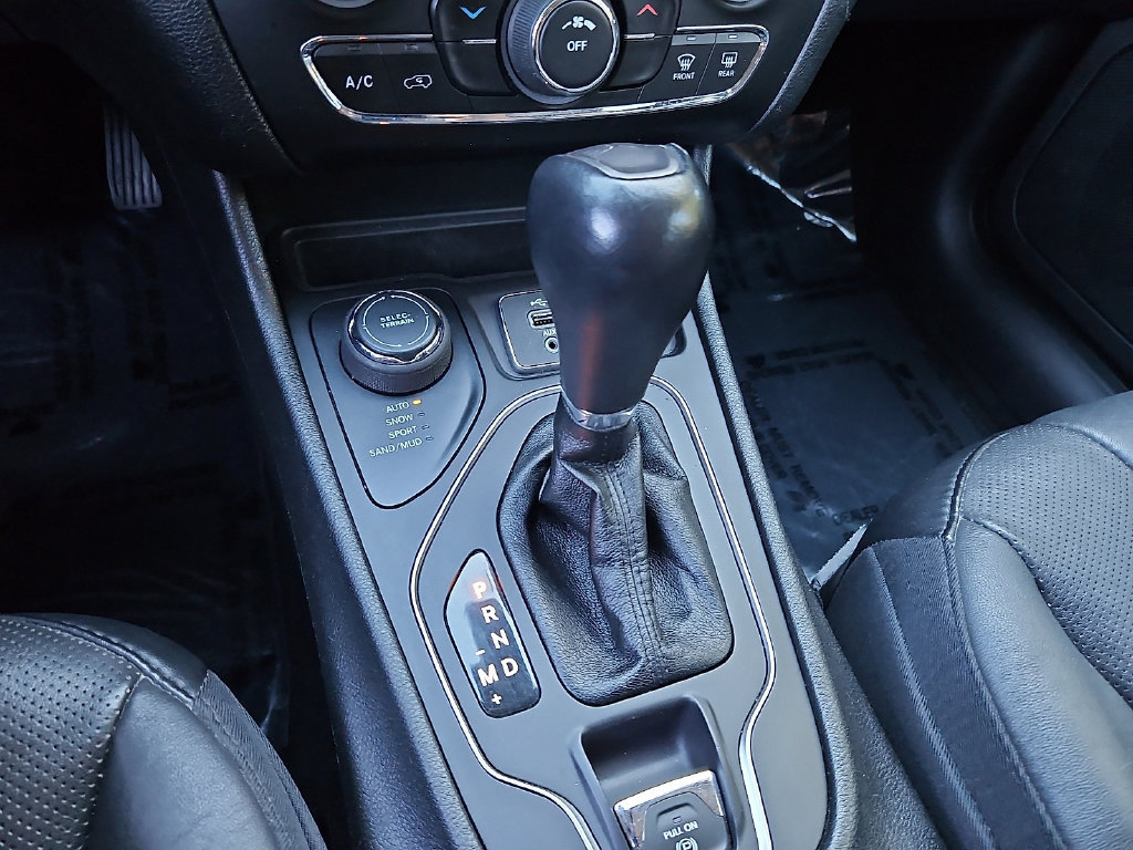 Used 2021 Jeep Cherokee Latitude Lux AWD/4WD image 13