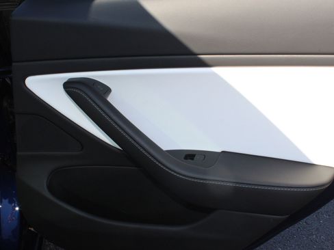 Used 2021 Tesla Model 3 Standard Range Plus image 20