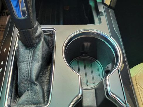 Used 2016 Ford Explorer Limited image 23