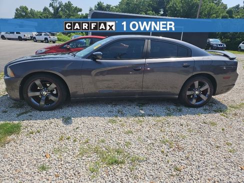 Used 2014 Dodge Charger SXT w/ Redline Appearance Group RWD image 1