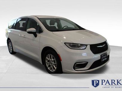 Used 2023 Chrysler Pacifica Touring-L