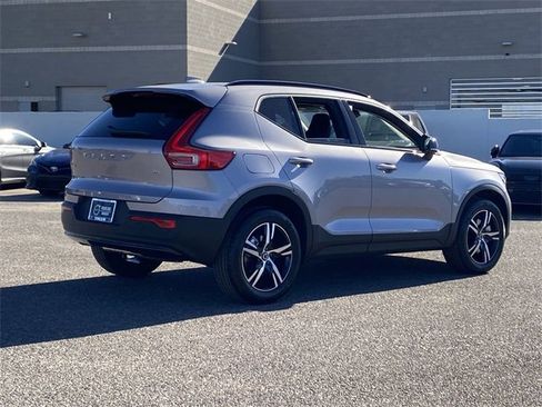 New 2026 Volvo XC40 B4 Core image 7