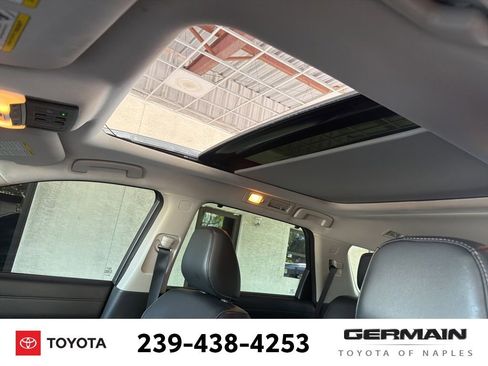 Used 2023 Nissan Pathfinder SL w/ SL Premium Package FWD image 12