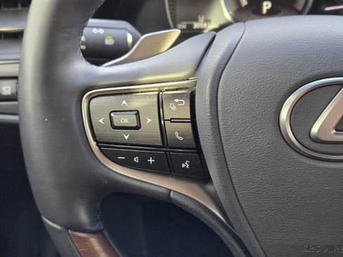 Used 2022 Lexus ES 300h Ultra Luxury image 79