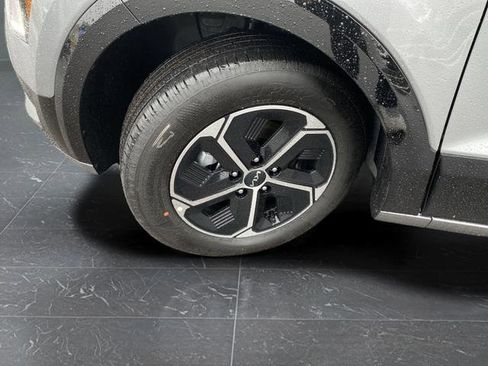 New 2026 Kia Niro FWD image 44