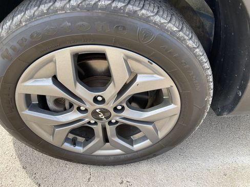 Used 2024 Kia Seltos LX AWD/4WD image 5