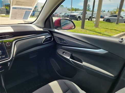 Certified 2023 Chevrolet Bolt EUV LT w/ Driver Confidence Package image 13