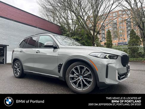 Used 2025 BMW X5 xDrive40i w/ Parking Assistance Package image 1