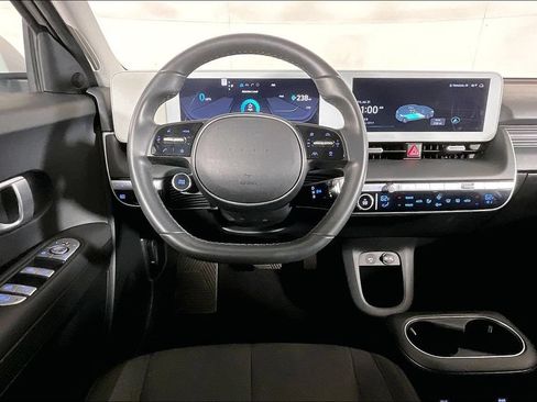 Used 2024 Hyundai Ioniq 5 SE RWD image 4
