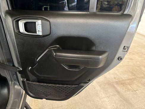 Used 2022 Jeep Gladiator Sport AWD/4WD image 47