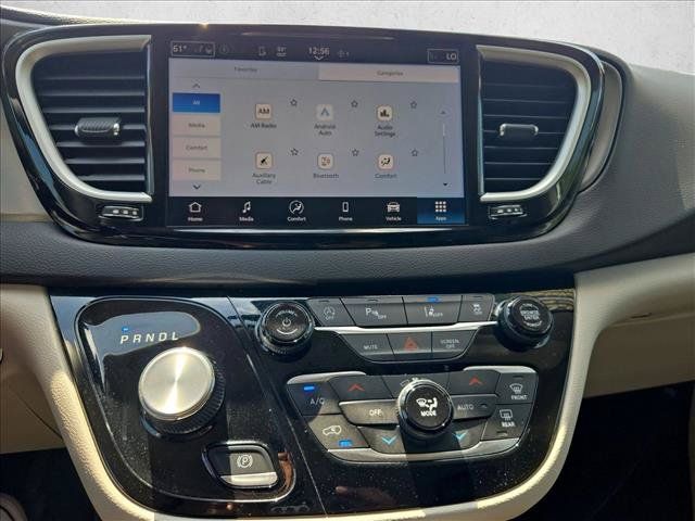 Used 2024 Chrysler Pacifica Touring-L FWD image 14