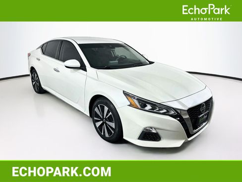Used 2021 Nissan Altima 2.5 SV FWD image 1