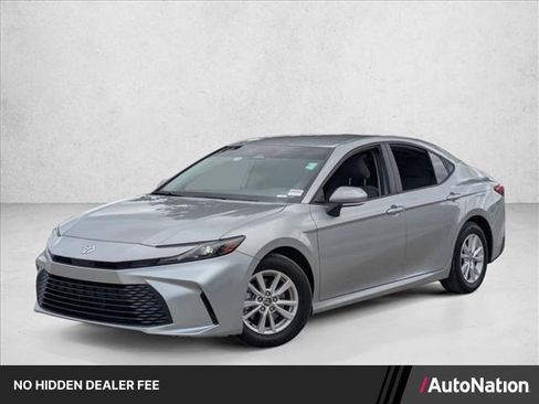 Used 2025 Toyota Camry LE FWD image 1