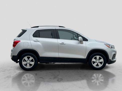 Used 2019 Chevrolet Trax LT w/ LT Convenience Package AWD/4WD image 7