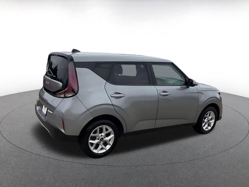 Used 2025 Kia Soul LX w/ LX Technology Package FWD image 14