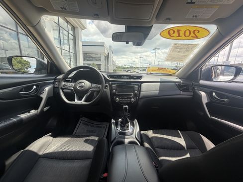 Used 2019 Nissan Rogue SV AWD/4WD image 26
