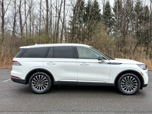 Used 2022 Lincoln Aviator AWD w/ Premium Package image 7