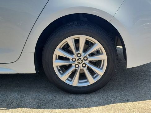Used 2023 Toyota Corolla LE w/ LE Convenience Package FWD image 30