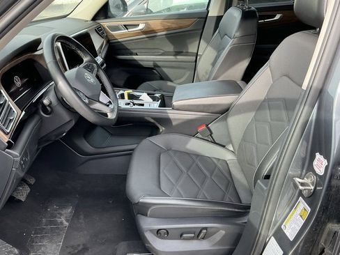 Used 2024 Volkswagen Atlas SE image 13