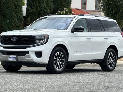 Used 2025 Ford Expedition Platinum AWD/4WD image 8