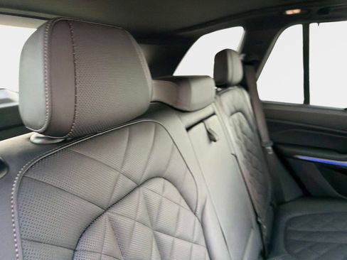Used 2025 BMW X5 M60i image 28