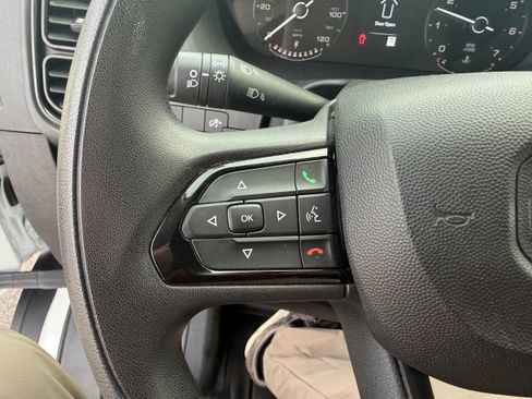 Used 2025 RAM ProMaster 2500 w/ Convenience Group image 18