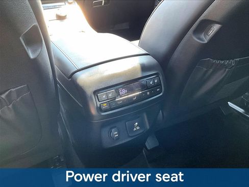 Used 2022 Hyundai Palisade Limited AWD/4WD image 13
