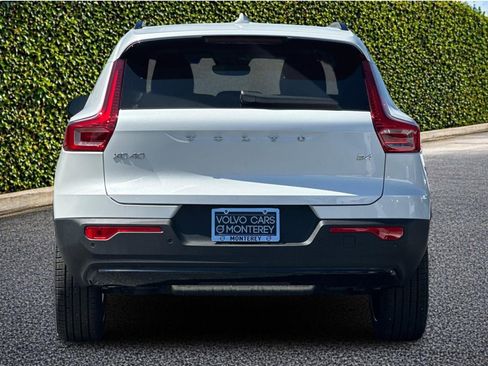 New 2026 Volvo XC40 B4 Plus w/ Climate Package FWD image 5