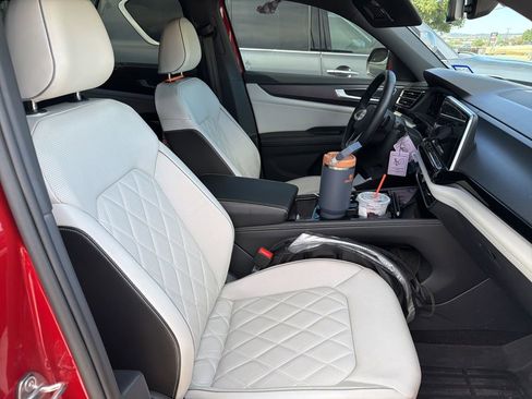 Used 2024 Volkswagen Atlas Cross Sport SEL Premium R-Line image 3