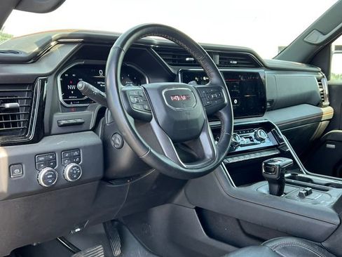 Used 2023 GMC Sierra 1500 AT4 w/ AT4 Premium Package AWD/4WD image 3