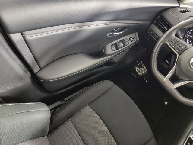 Used 2025 Nissan Sentra SV w/ All-Weather Package FWD image 30