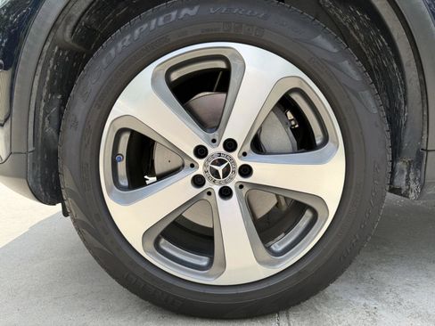 Used 2019 Mercedes-Benz GLC 300 image 4