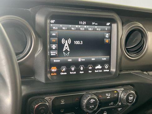 Used 2022 Jeep Gladiator Sport AWD/4WD image 15
